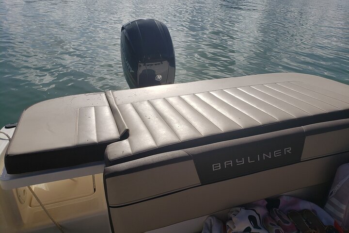 VR5 21 Ft Boat Rental For 7 People Gas Included, Be Your Own Captain - thumb 3