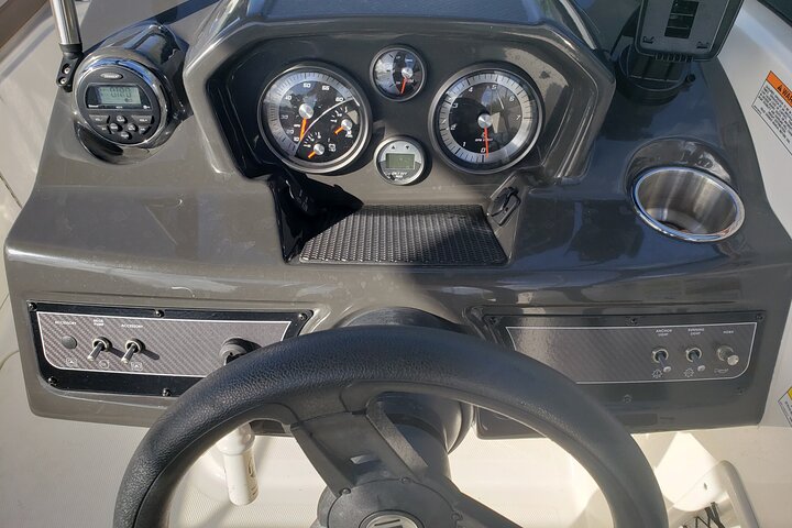 VR5 21 Ft Boat Rental For 7 People Gas Included, Be Your Own Captain - thumb 4