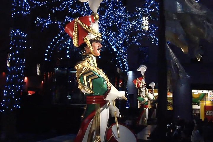 NYC Christmas Lights LIMOUSINE Tour - Dyker Heights In Brooklyn - thumb 3